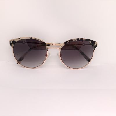 China Fashion sunglasses China factory direct sales professional black fashion trending cheap metal sunglasses for sale