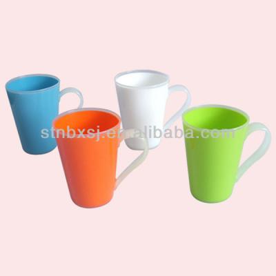 China Sustainable Hot Sale 450ML Colorful Plastic Cup With Handle for sale