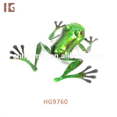 China Durable Unique Iron Green Frog Garden Decor for sale