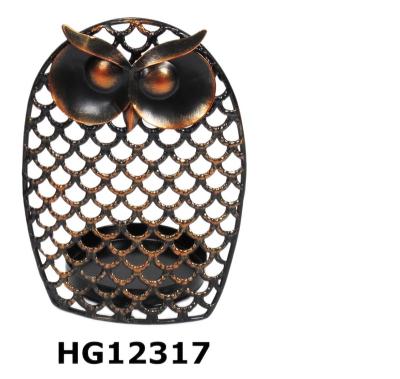 China FREE SAMPLE New Design Minimalist Metal Decorative Candle Holder For Home Decoration Table Owl Candle Holder for sale