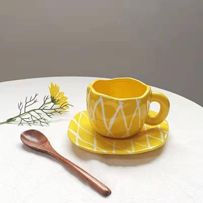 China Retro Hand Dishwasher Safe Drinking Cup Set of Pinch Striped Clay Tea Cups Nordic Viable Style Ceramic Cups and Saucer for sale