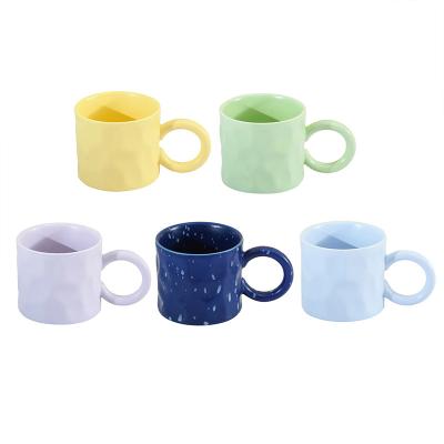 China Viable Nordic Style Large Handle Design Matte Ceramic Mug with Spots for sale