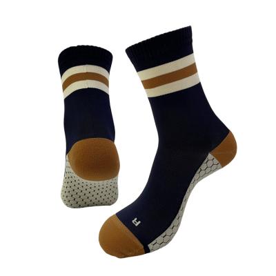 China 036 Antibacterial Compression Crew Socks For Golf Basketball Badminton Compression Socks Golf for sale