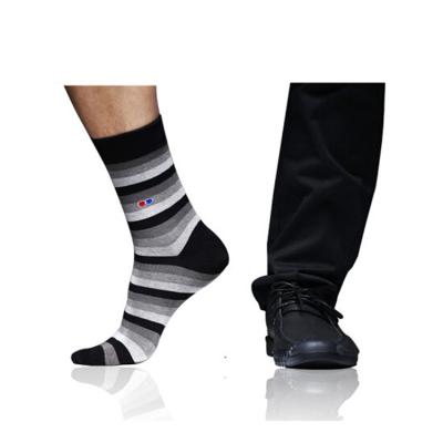 China 359 Antibacterial Custom Design Mens Fashion Cotton Socks Mens Crew Socks for sale