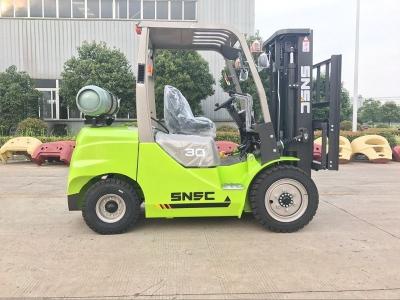 China 500mm Load Center LPG Gas Lift Truck with Nissan Engine and Adjustable Cab Location for sale