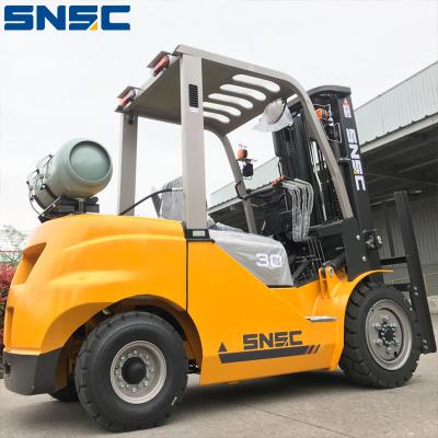 China 6m Lifting Height High Mast Forklift With 3 Ton Load Capacity And Pneumatic / Solid Tires for sale