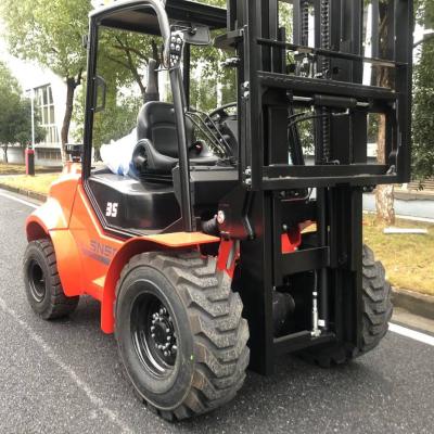 China 3.5t 4X4 Diesel-Forklift mit Mast Neigungswinkel von 6/12 Grad zu verkaufen