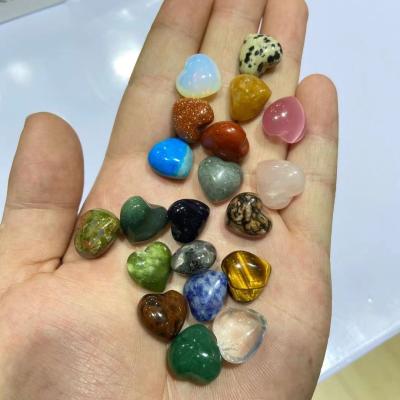 China Europe Mini Heart Crystal Heart Healing Stones Craft Stones Natural Stone Gifts Crystal Gemstones Mini for sale