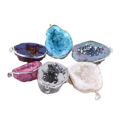 China Europe Druzy Europe Aura Crystal Pendants Geode Agates Necklace Natural Gold Silver Color Pendant for sale