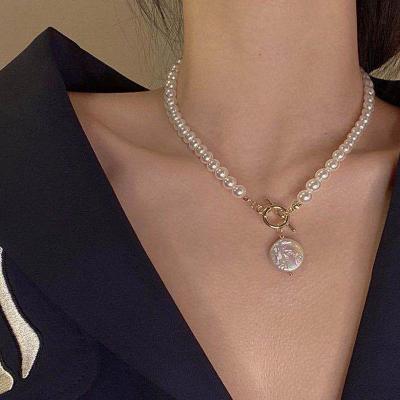 China 2021 Fashion Baroque Pearl Environment-Friendly INS Necklace Gold Coin Link Chain Choker Pendant Necklace For Women for sale