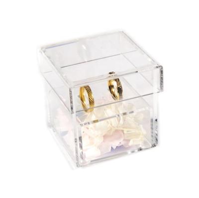 China Modern Custom Logo Elegant 8X8X8cm Portable Transparent Wedding Ring Boxes Acrylic With Lid for sale