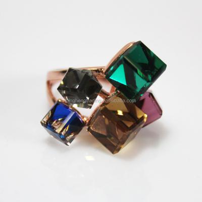 China FASHIONABLE wholesale women fashion gold and silver plated rings trends 2020 with colorful crystals for sale