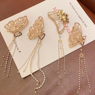 China Luxury Large Metal Butterfly Hair Claw Hair Claws Pearl Hair Clips Girls Flower Clip Accessories for sale