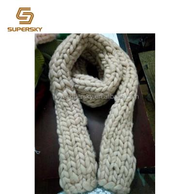 China Outdoor Super Chunky Neck Warmer Knitted Chunky Merino Wool Scarf Giant Hand Knit Scarf for sale