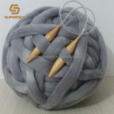 China Soft TT3-1 Natural Anti-Static Feeling Super Chunky Giant Blanket Yarn Merino Wool Tops Arm Nomad Knitting Yarn for sale