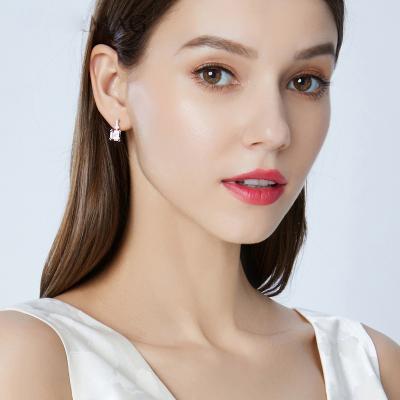 China Simple Design Diamond Stud Earrings Women Earrings Fashion Beautiful for sale