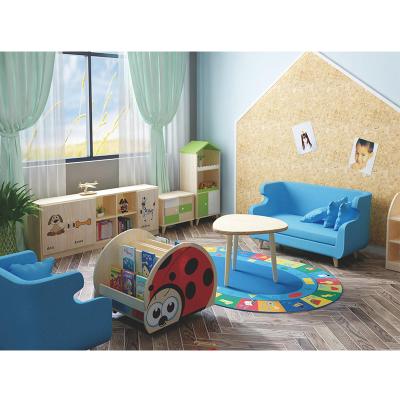 China Farm guard reading furniture corner installed animal book shelves for kindergarten for sale