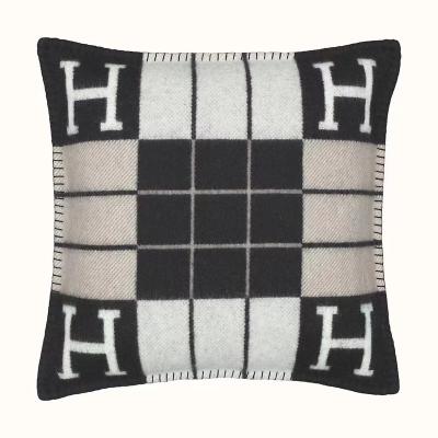 China Alphabet H Viable Home Cover Decorative Tile Cushion Cover For Sofa Car Chair Tile for sale