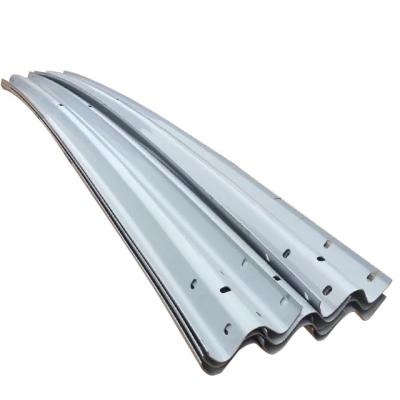 China Highway Traffic Safety Q235B Q355B Highway Guardrail Road Guard Rail Usati Vendita for sale