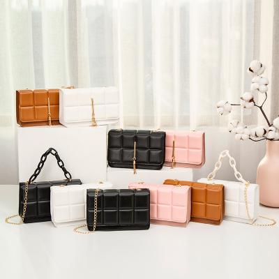 China Wholesale fashion pressure grid pillow bag2022ladies small acrylic portable handbagsWomen's bags portable square bag for women for sale