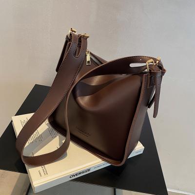 China Retro fashion tote women's bag2021New autumn and winter large-capacity shoulder bag sentong Qin tote bag for sale