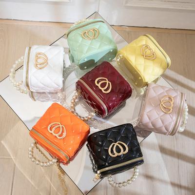 China Wholesale PearlminiGel bag2021pvcLove portable chain women's gel bag2021pvcLove border rhombus bucket trend shoulder bag for sale