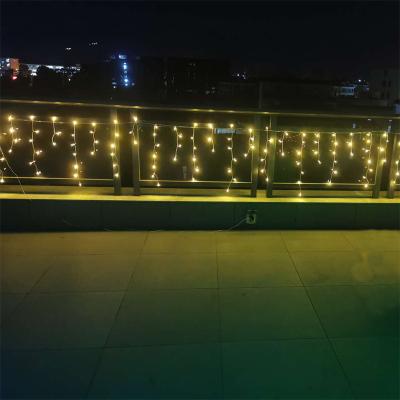 China Beautiful Christmas Hotel Icicle Hall Decoration Outdoor Connectable Led Christmas Holiday Flashing Light for sale