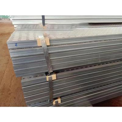 중국 Electric Galvanized Construction 41mm Strut Roll Shaped Steel Slotted Channel For Mine And Gas Industry 판매용