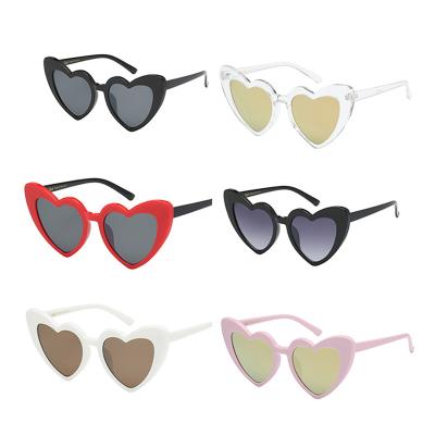 China New Design Comfort Fashion Love Heart Shaped Sunglasses Women Custom Made Ladies Love Party Sunglasses for sale