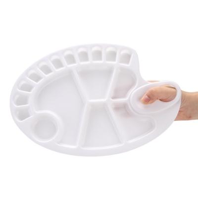 China 17 Holes Wholesale Plastic Watercolor Art Palette Tray White Color Fish Shape Painting 17 Holes for sale