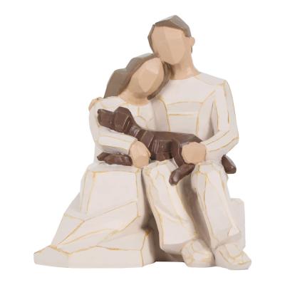 China Europe Amazon Couples And Dog Accessories Family Series Resin Craft Hot Selling Gifts for sale