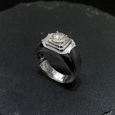 China CLASSIC 18K Gold Moissanite Ring Exclusively Designed For Men for sale