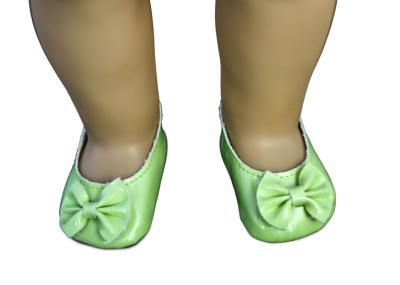 China Los zapatos verdes con Bowknot, 18 de la muñeca del charol avanzan lentamente los pequeños zapatos de la muñeca en venta