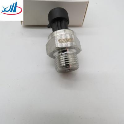 China Sinotruk Howo Onderdelen Goed functionerend Oliedruk sensor VG1092090311 Elektronische oliedruk sensor Olie sensor plug Te koop