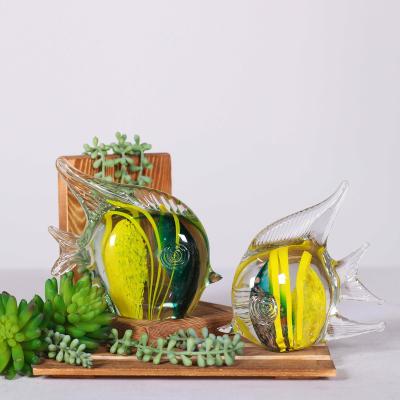 China Coastal Wholesale Art Craft Home Decorations Colorful Handmade Glass Fishes For Decorate Living Room for sale