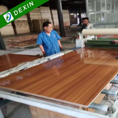 China Modern Cabinet Grade 4x8 High Gloss UV Plywood Sheets With Competitive Price for sale