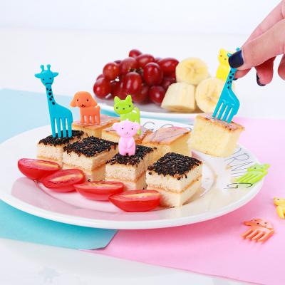 China Minimalist Cute Mini Bento Sign Kids Farm Animals Cartoon Fruit Fork Set Creative Plastic Bento Decorative Sign for sale