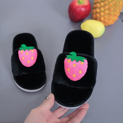 China Usb TX 2021 Strawberry Suede Toe Kids Plush Cartoon Cute Toddler Soft Warm Shoes Unisex Trending Unisex Open Slipper for sale