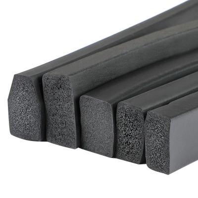 China Waterproof Extruded High Temperature Resistant Epdm Foam Sponge Door Mat Rubber Sealing Strip for sale