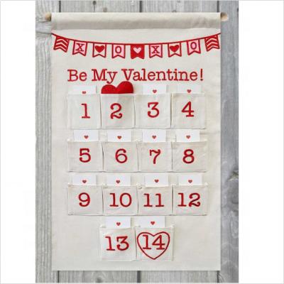 China Portable Custom Cotton Canvas Material Be My Valentine Love Hanging Canvas Banner For Room Decoration for sale