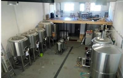 China Equipamento carbonatado 500L do Microbrewery do equipamento da fabricação de cerveja de cerveja da bebida dos SS 304 à venda