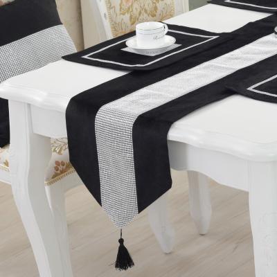 China Wholesale Luxury Black Rhinestone Wedding Table Runner With Tassel for sale