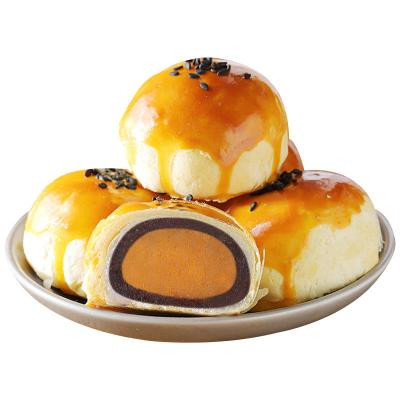 China Normal Yolk  Sandwich Salted Egg Pastry Traditional  Wholesale Categories Pastries Internet rice desserts crackers for sale