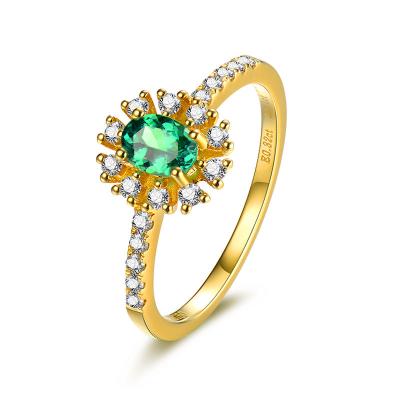 Chine Bague de fiançailles verte véritable d'or jaune avec l'émeraude/diamant verts ovales à vendre