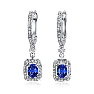 Chine Boucles d'oreille bleues de diamant de saphir de l'or 18k de boucles d'oreille solides de pierre gemme à vendre