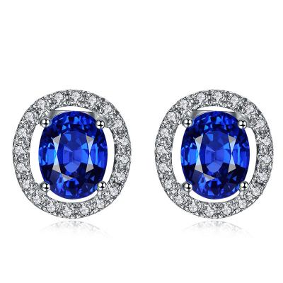 Chine Carat bleu véritable des boucles d'oreille 2,56 de goujon de saphir de boucles d'oreille de pierre gemme d'or des femmes 18k à vendre