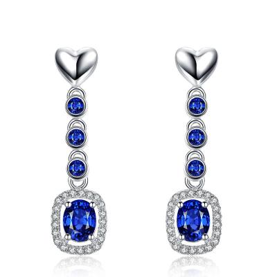 Chine Boucles d'oreille bleues de pierre gemme de saphir de vraies de l'or 18k boucles d'oreille de pierre gemme avec le diamant à vendre