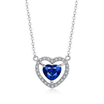 China Collar en forma de corazón del zafiro de la joyería real azul de la piedra preciosa con el oro sólido blanco en venta