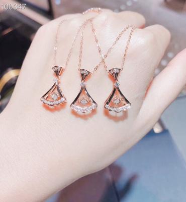 China Solid 18k Rose Gold Diamond Pendant Necklace Skirt Shape For Engagement for sale