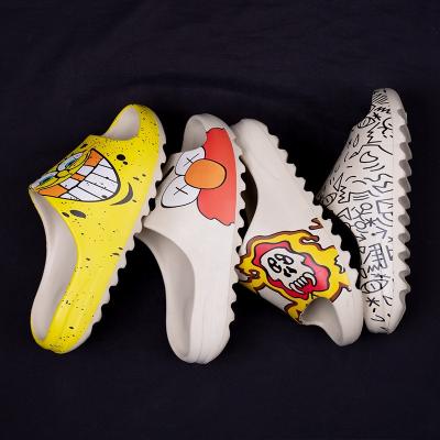 China JOGHN China Factory Women Sandal YEEZY Breathable Summer CUSHIONING Slips Home EVA Slippers Cartoon Men Bath Light for sale